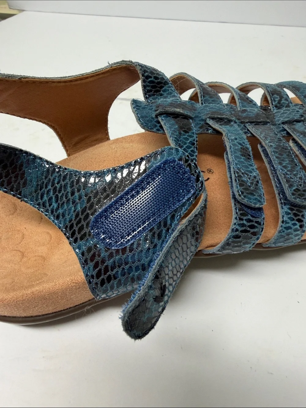 Vionic Harissa Blue Gladiator Snakeskin Sandals Size 10